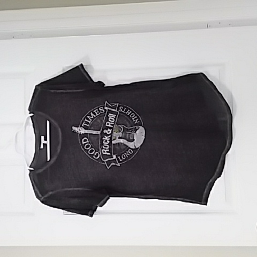 Tee shirt